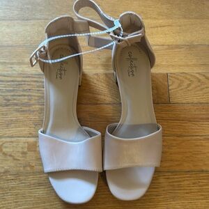 Short Beige Heels Collection by Clark’s